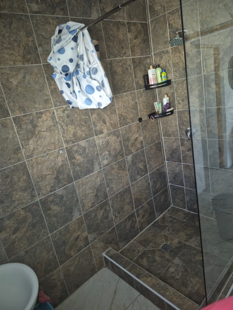 4 Bedroom Property for Sale in Rowallan Park Eastern Cape